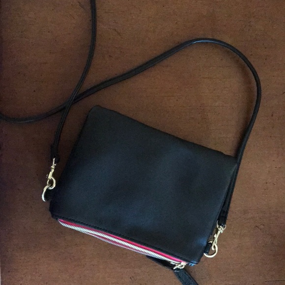 EUC Small Betsey Johnson crossbody bag - Picture 4 of 4